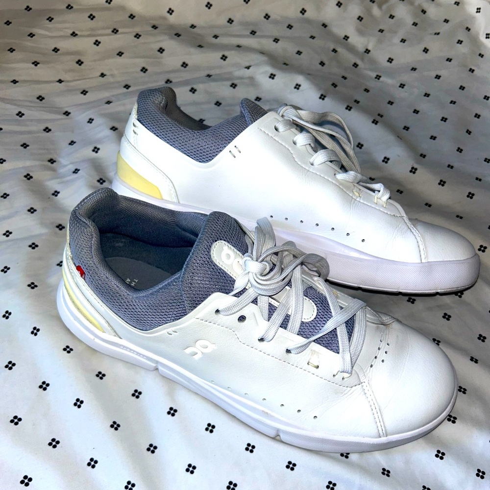 On Cloud The Roger Advantage Tennis Sneakers White Shoes Women’s Size 8.5